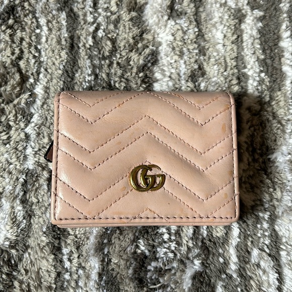 COPY - Small light pink Gucci wallet! Gold hardware!  COA included! - Picture 1 of 10